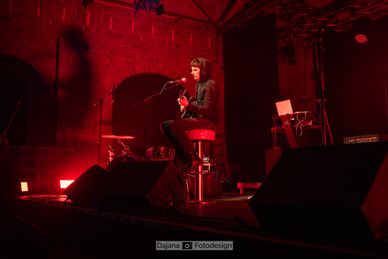 Isaac Howlett - Solo Acoustic by Empathy Test  Reithalle Dresden