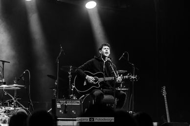 Isaac Howlett - Solo Acoustic by Empathy Test  Reithalle Dresden