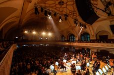 Philharmonie trifft Pop - Blick in das ausverkaufte Volkshaus Jena
